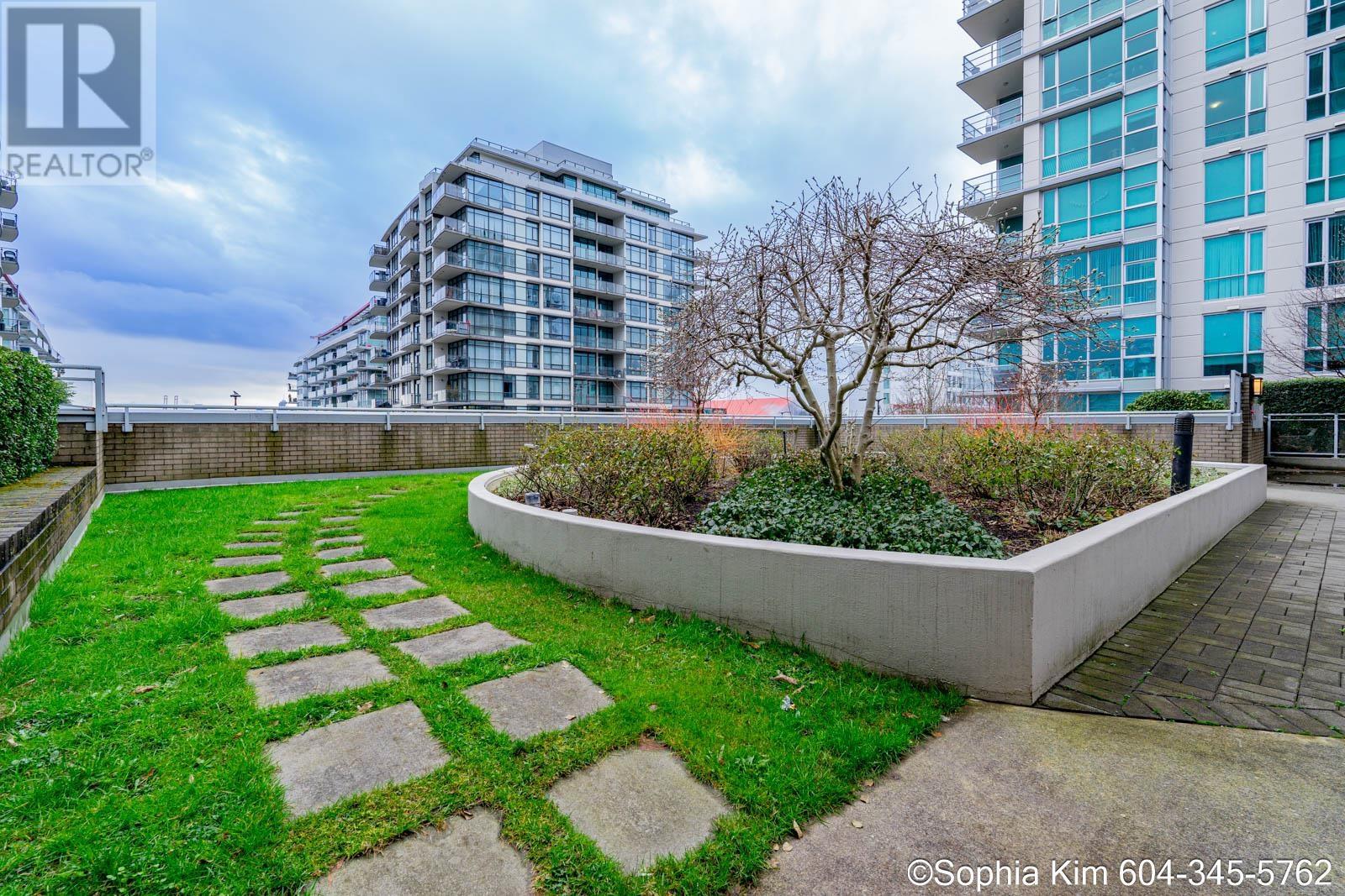 2004 188 E Esplanade, North Vancouver, British Columbia  V7L 4Y1 - Photo 36 - R2950200