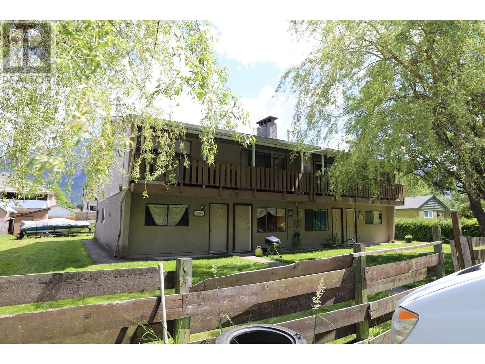 37962 Sixth Avenue, Squamish, British Columbia  V0N 3G0 - Photo 12 - R2971655