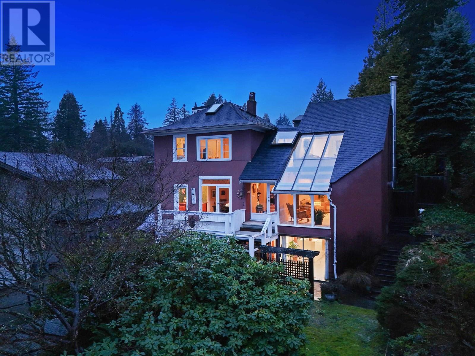 194 E OSBORNE ROAD, north vancouver, British Columbia