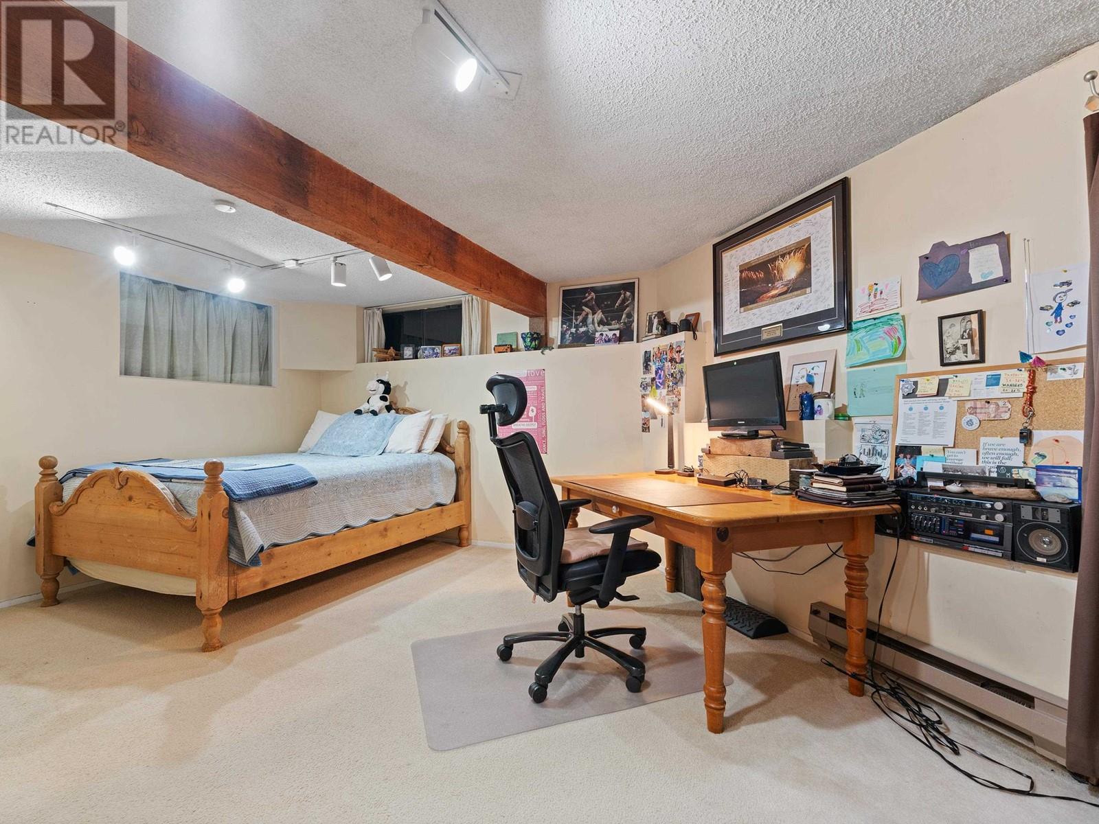 194 E Osborne Road, North Vancouver, British Columbia  V7N 1L9 - Photo 27 - R2971659