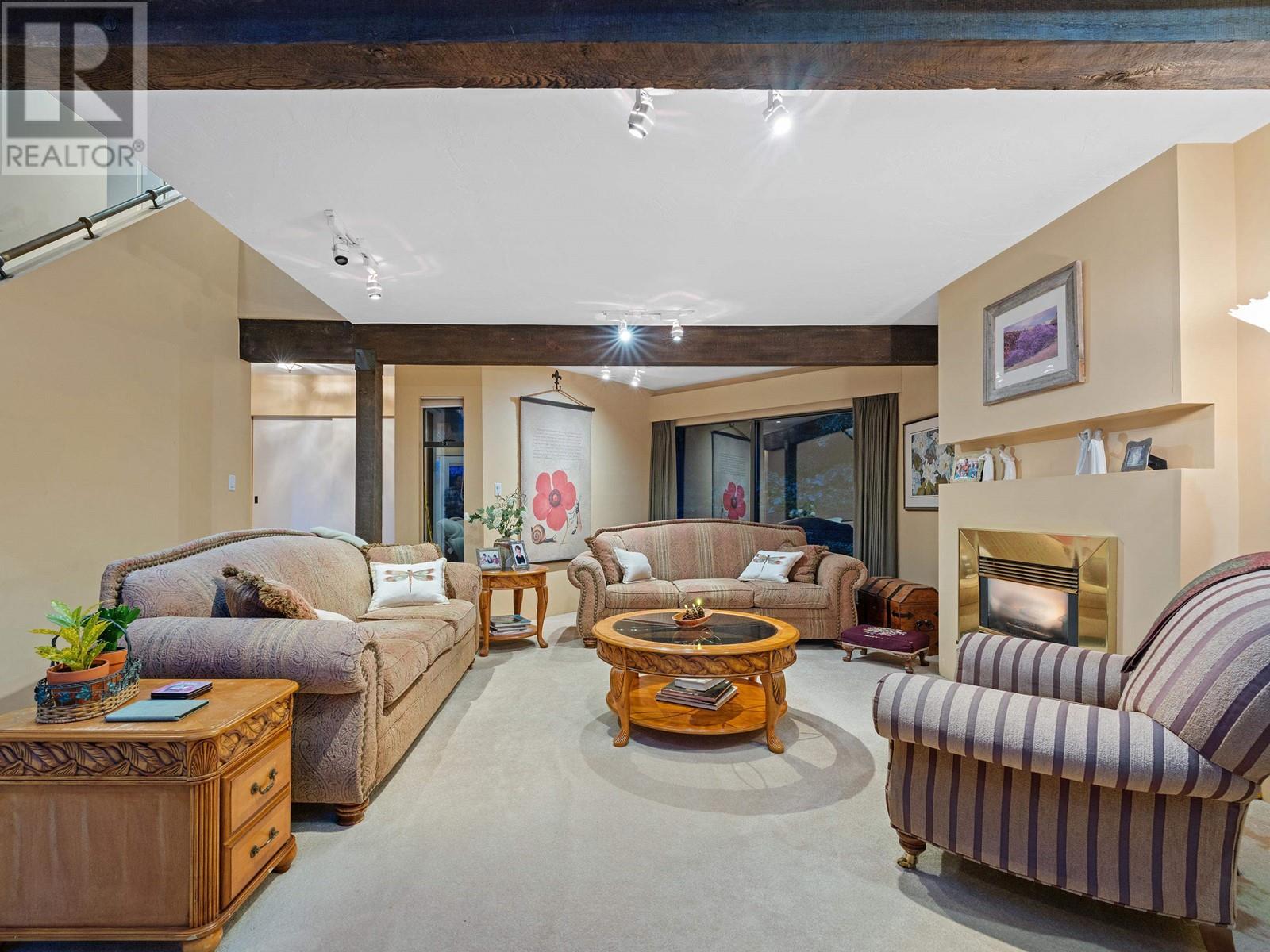 194 E Osborne Road, North Vancouver, British Columbia  V7N 1L9 - Photo 7 - R2971659