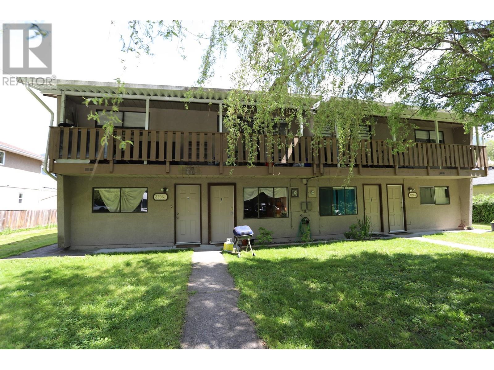 37962 Sixth Avenue, Squamish, British Columbia  V0N 3G0 - Photo 1 - C8067063