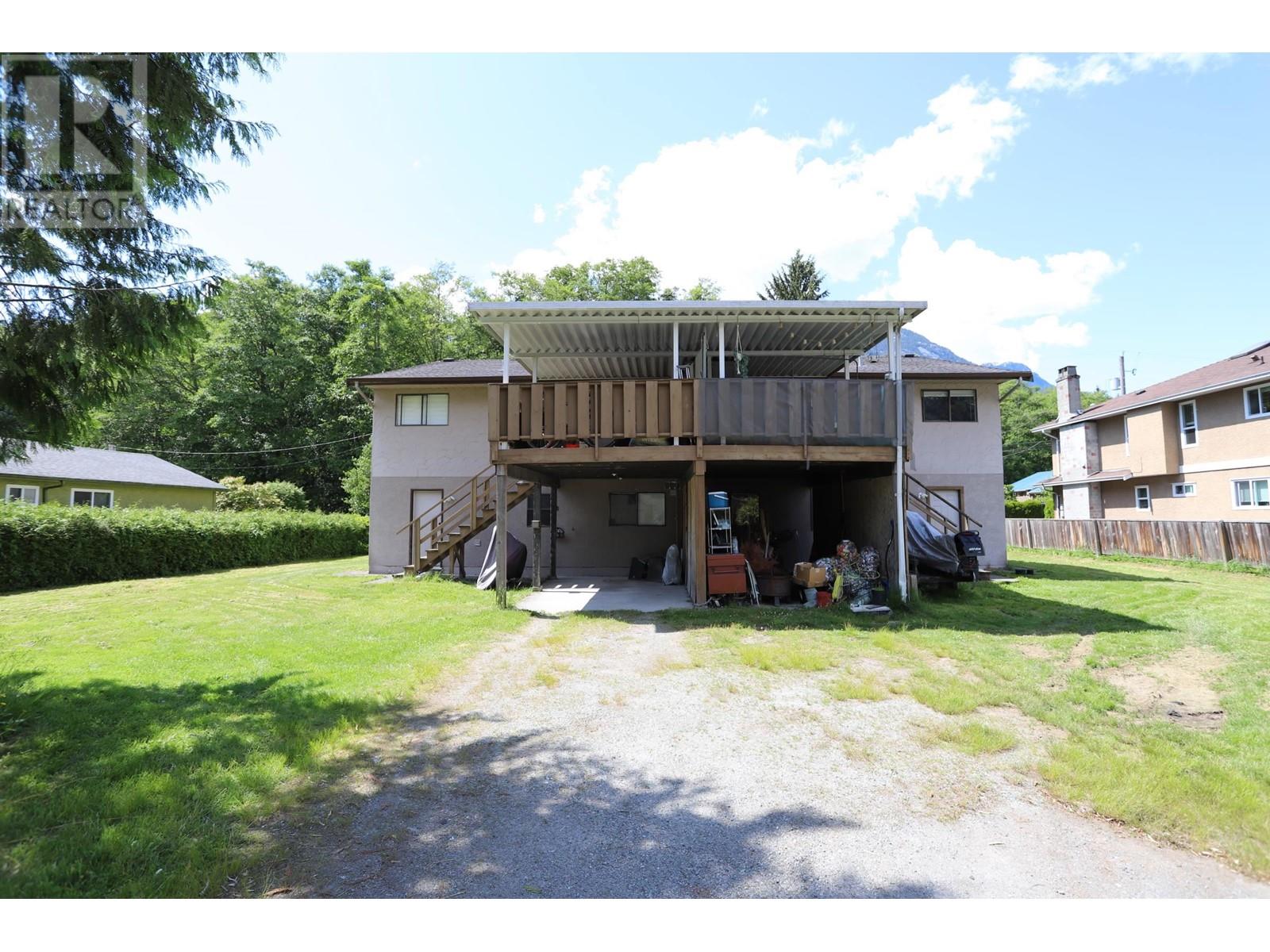 37962 Sixth Avenue, Squamish, British Columbia  V0N 3G0 - Photo 4 - C8067063