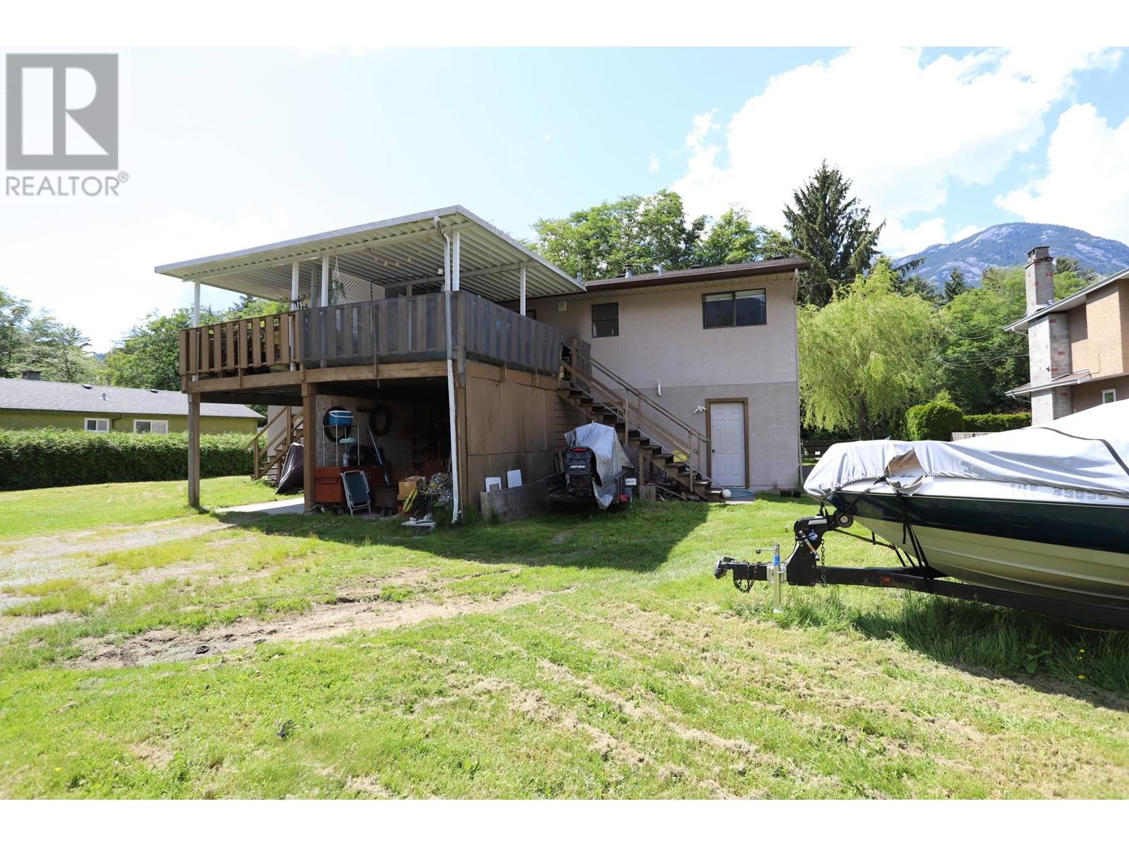 37962 Sixth Avenue, Squamish, British Columbia  V0N 3G0 - Photo 5 - C8067063