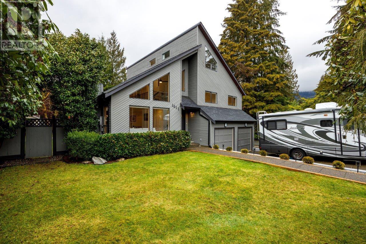 1611 LOCKEHAVEN ROAD, North Vancouver, British Columbia