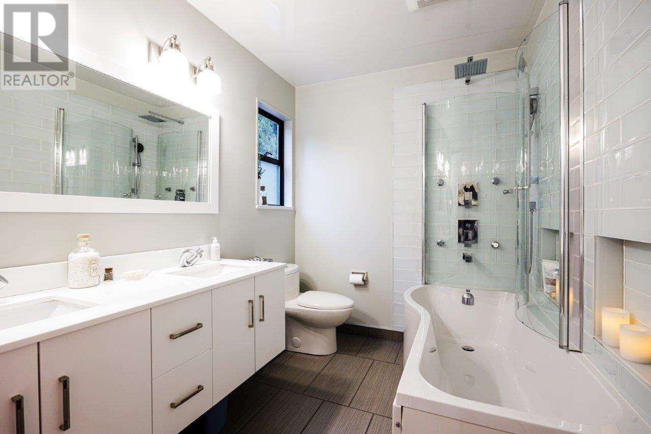 1611 Lockehaven Road, North Vancouver, British Columbia  V7G 2H3 - Photo 18 - R2968809