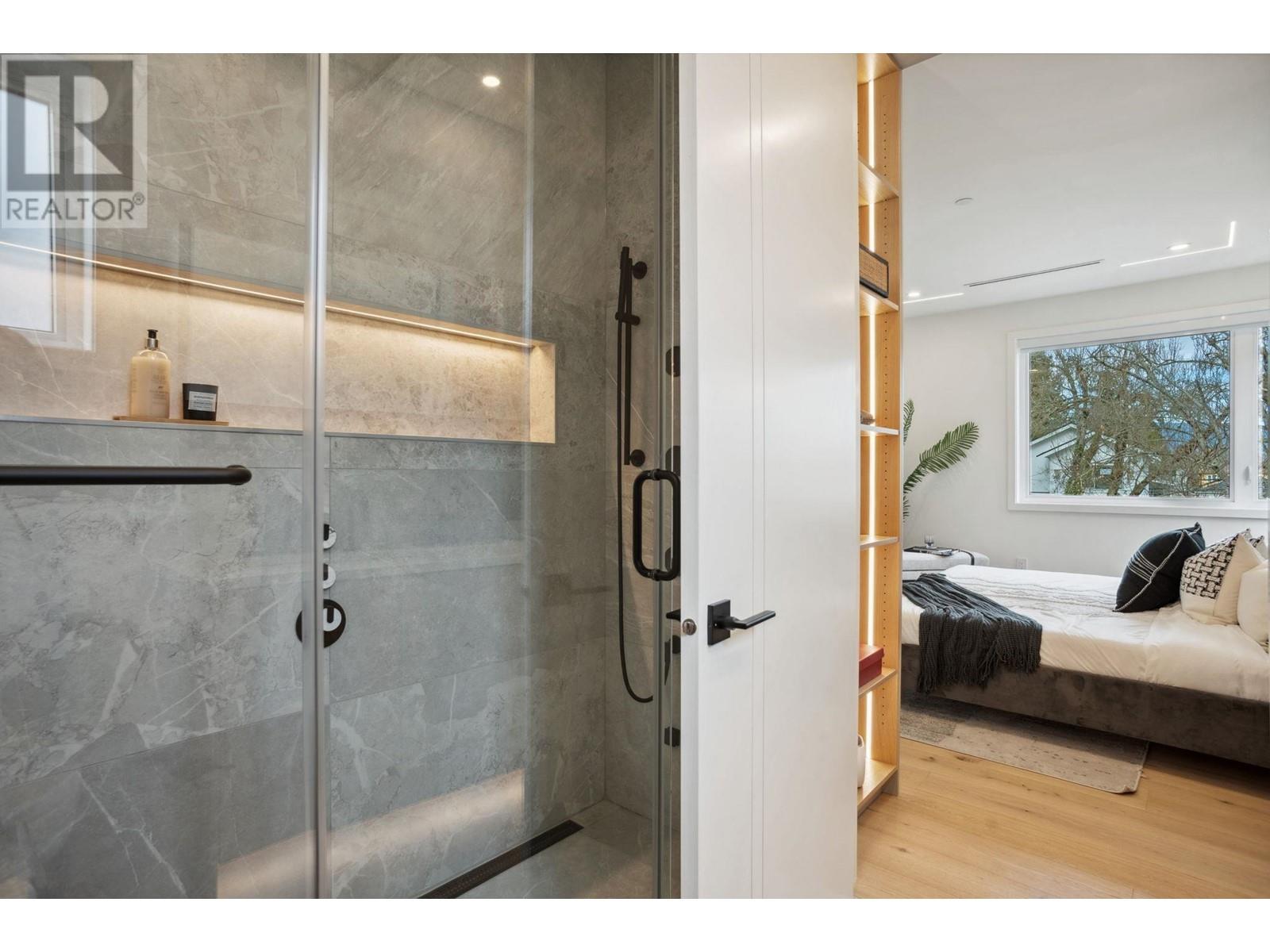 Listing Picture 21 of 40 : 2792 W 21ST AVENUE, Vancouver / 溫哥華 - 魯藝地產 Yvonne Lu Group - MLS Medallion Club Member