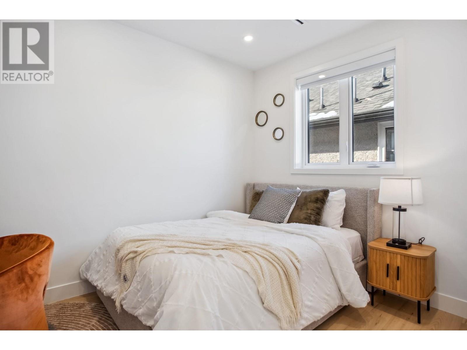 Listing Picture 24 of 40 : 2792 W 21ST AVENUE, Vancouver / 溫哥華 - 魯藝地產 Yvonne Lu Group - MLS Medallion Club Member
