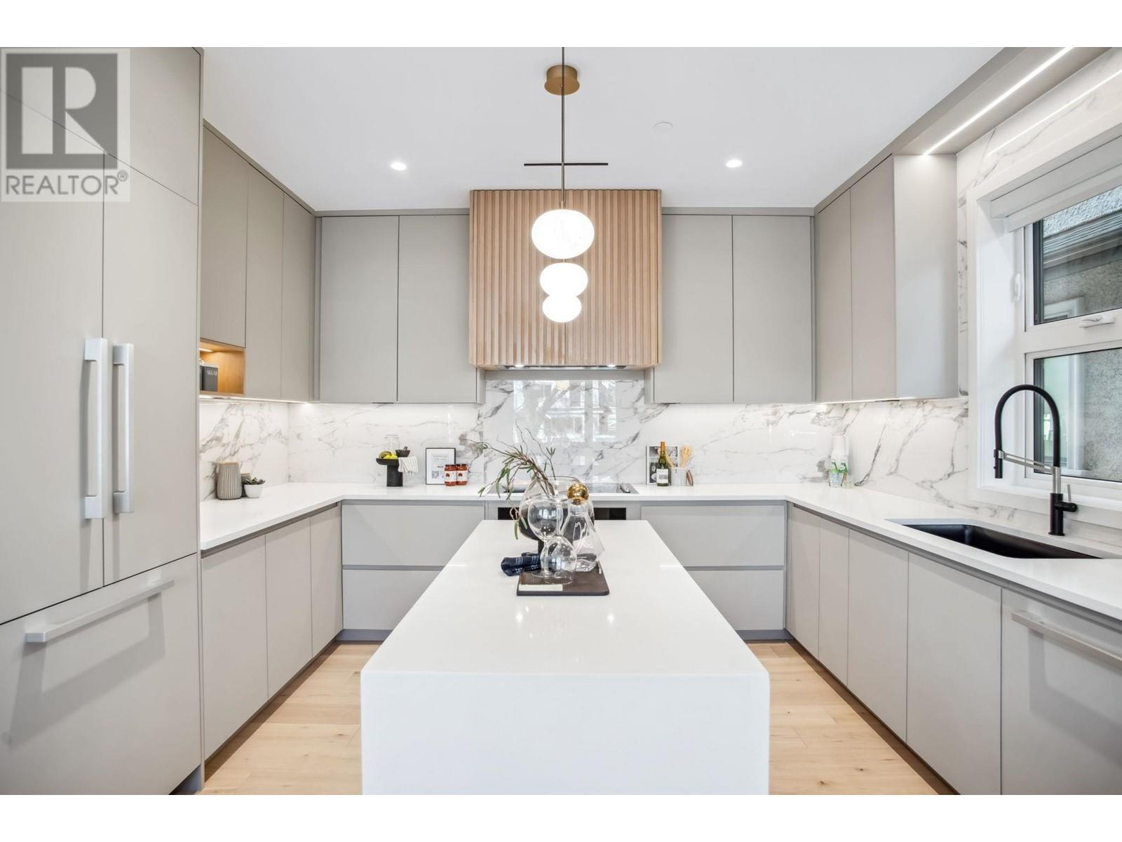 Listing Picture 14 of 40 : 2792 W 21ST AVENUE, Vancouver / 溫哥華 - 魯藝地產 Yvonne Lu Group - MLS Medallion Club Member