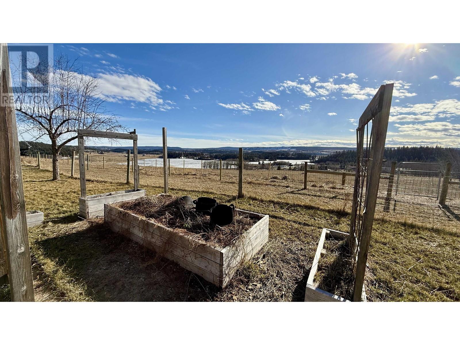 Property at 5450 DONSLEEQUA COURT image 4