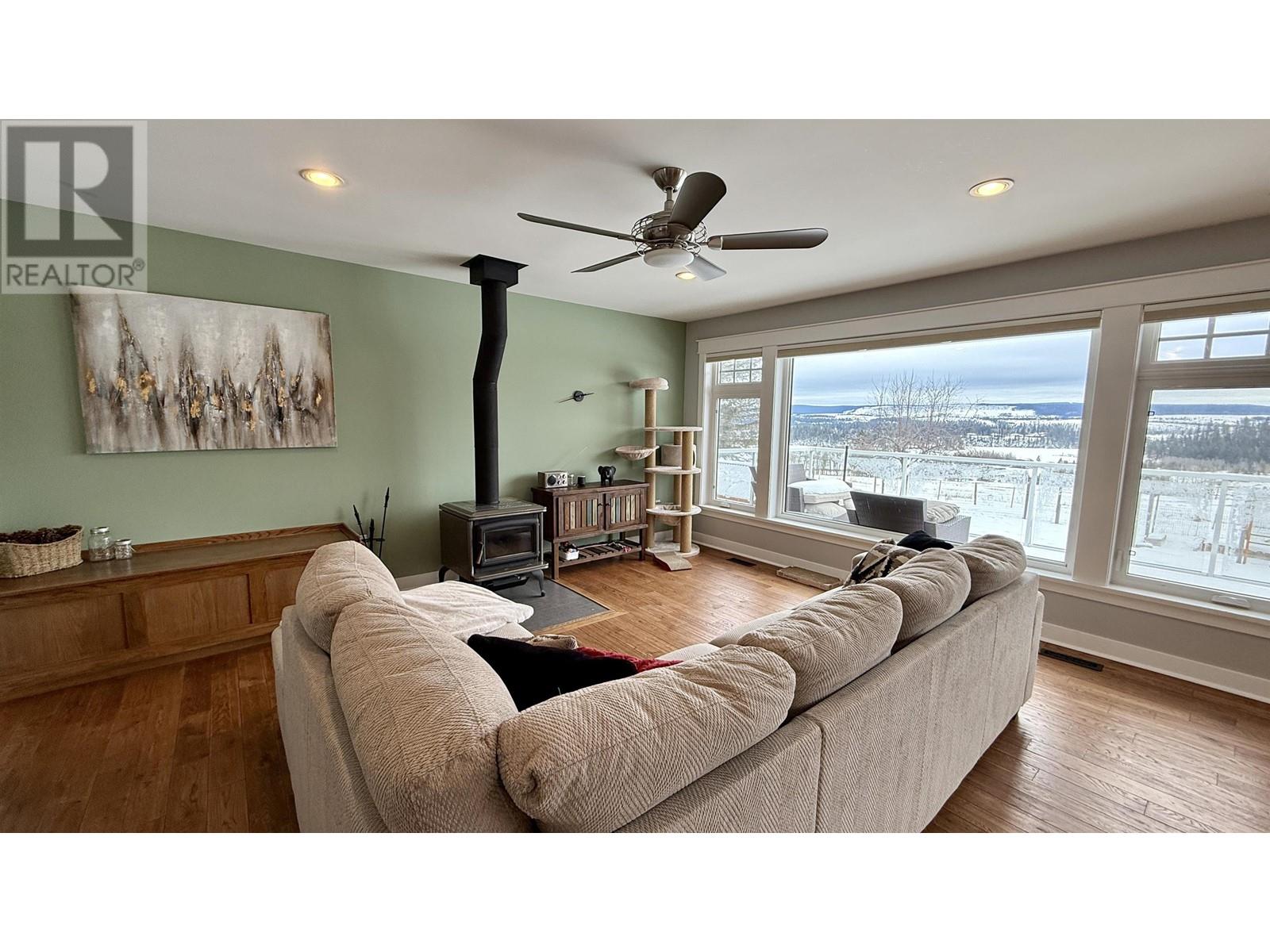 5450 Donsleequa Court, 108 Mile Ranch, British Columbia  V0K 2Z0 - Photo 10 - R2969179