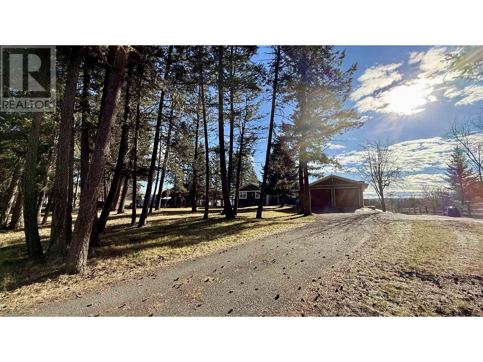 5450 Donsleequa Court, 108 Mile Ranch, British Columbia  V0K 2Z0 - Photo 40 - R2969179