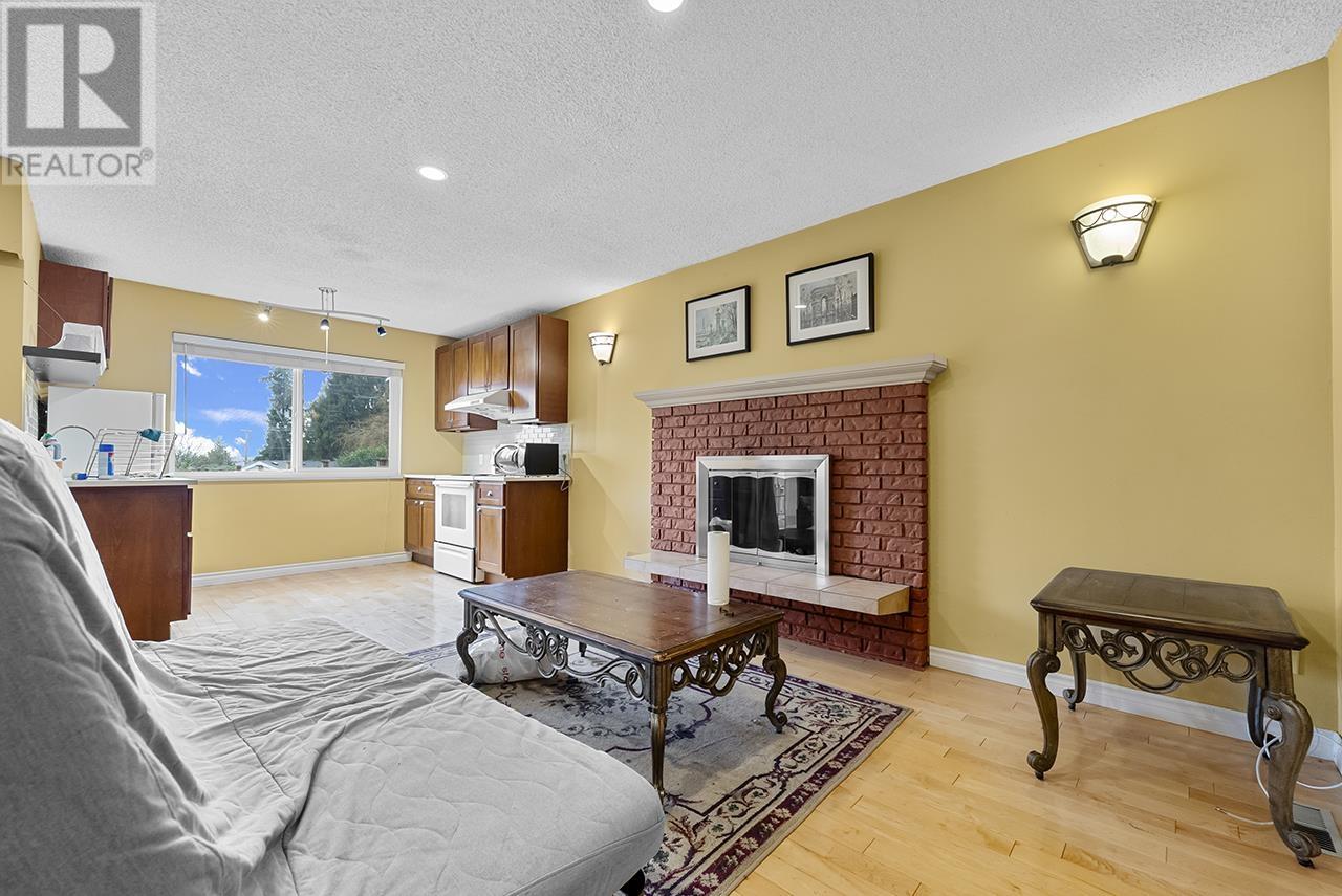 6671 Woodvale Crescent, Burnaby, British Columbia  V5B 2R6 - Photo 17 - R2971541