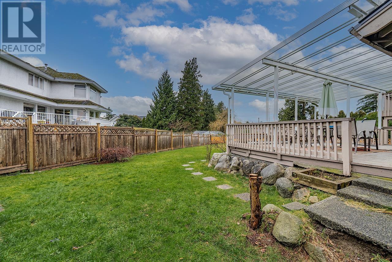 6671 Woodvale Crescent, Burnaby, British Columbia  V5B 2R6 - Photo 28 - R2971541
