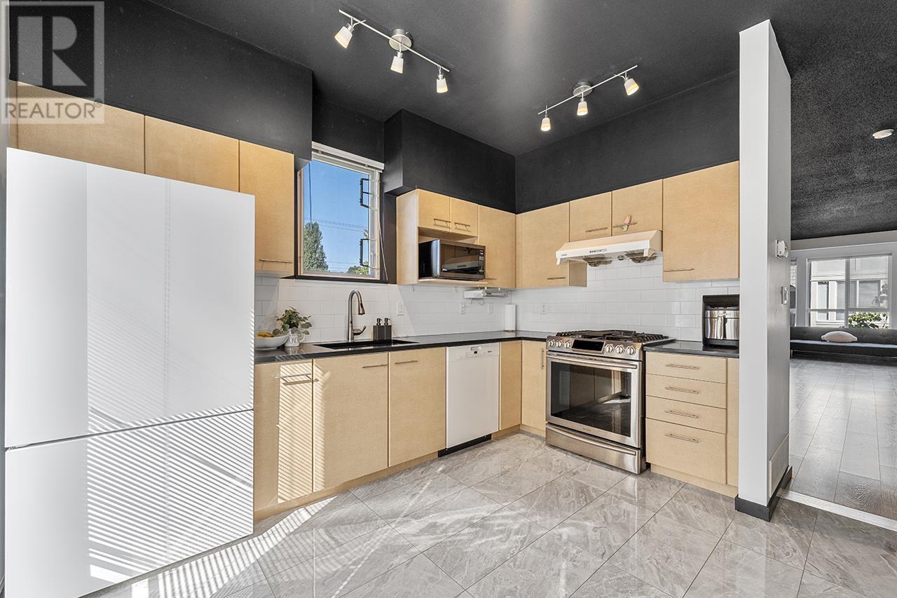 Listing Picture 10 of 22 : 69 9133 SILLS AVENUE, Richmond / 烈治文 - 魯藝地產 Yvonne Lu Group - MLS Medallion Club Member