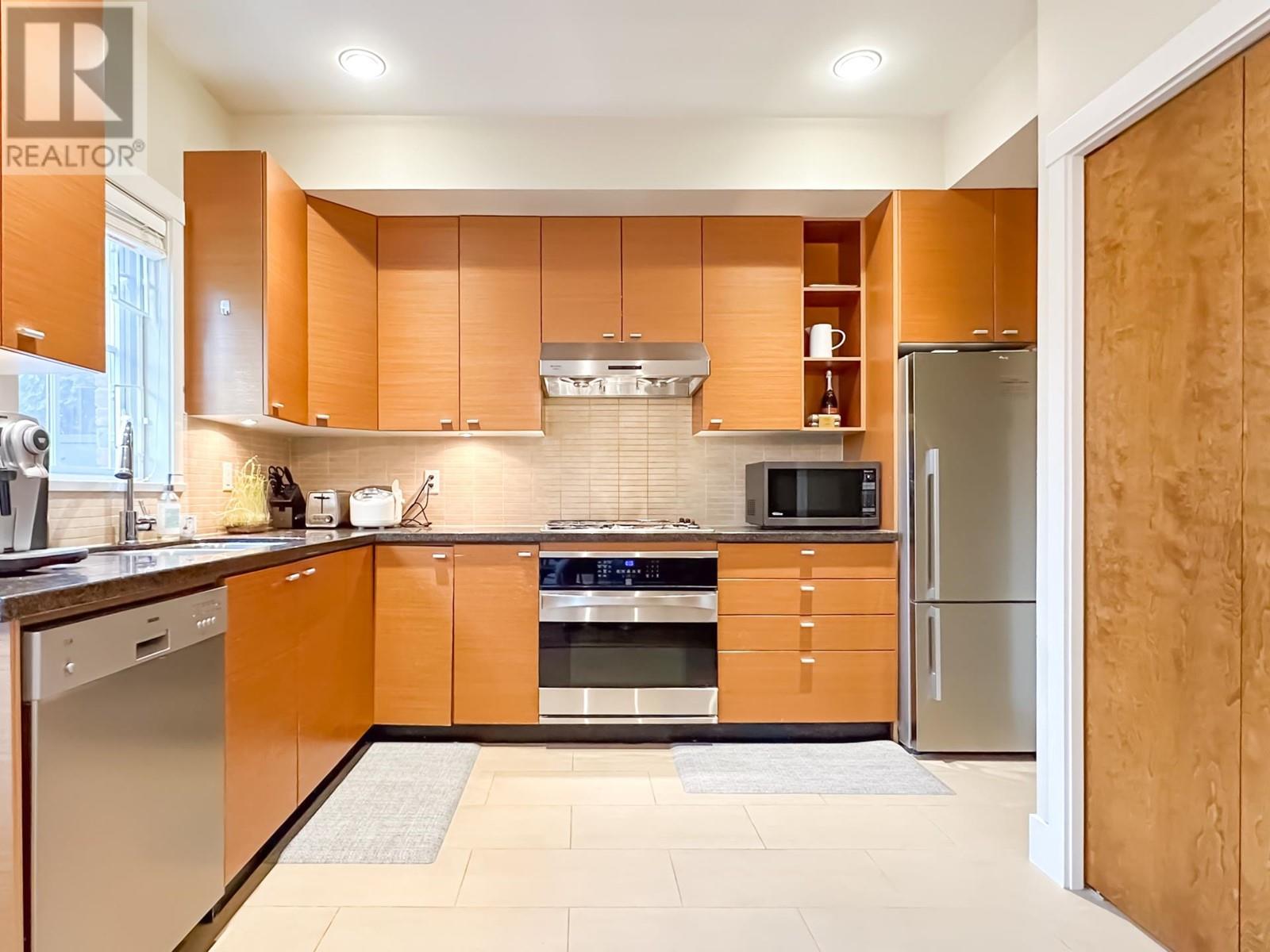 Listing Picture 12 of 34 : 6129 OAK STREET, Vancouver / 溫哥華 - 魯藝地產 Yvonne Lu Group - MLS Medallion Club Member