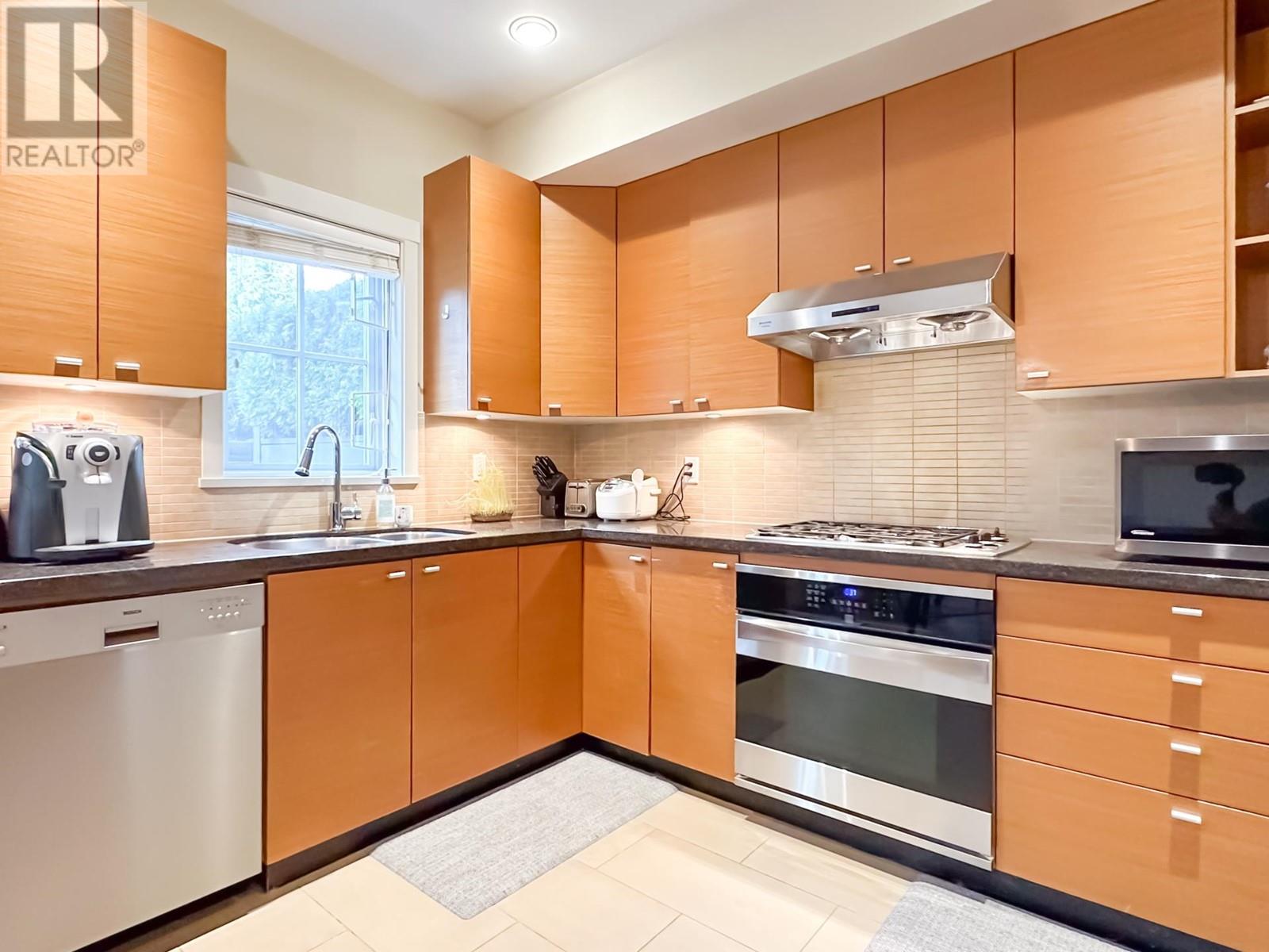 Listing Picture 11 of 34 : 6129 OAK STREET, Vancouver / 溫哥華 - 魯藝地產 Yvonne Lu Group - MLS Medallion Club Member