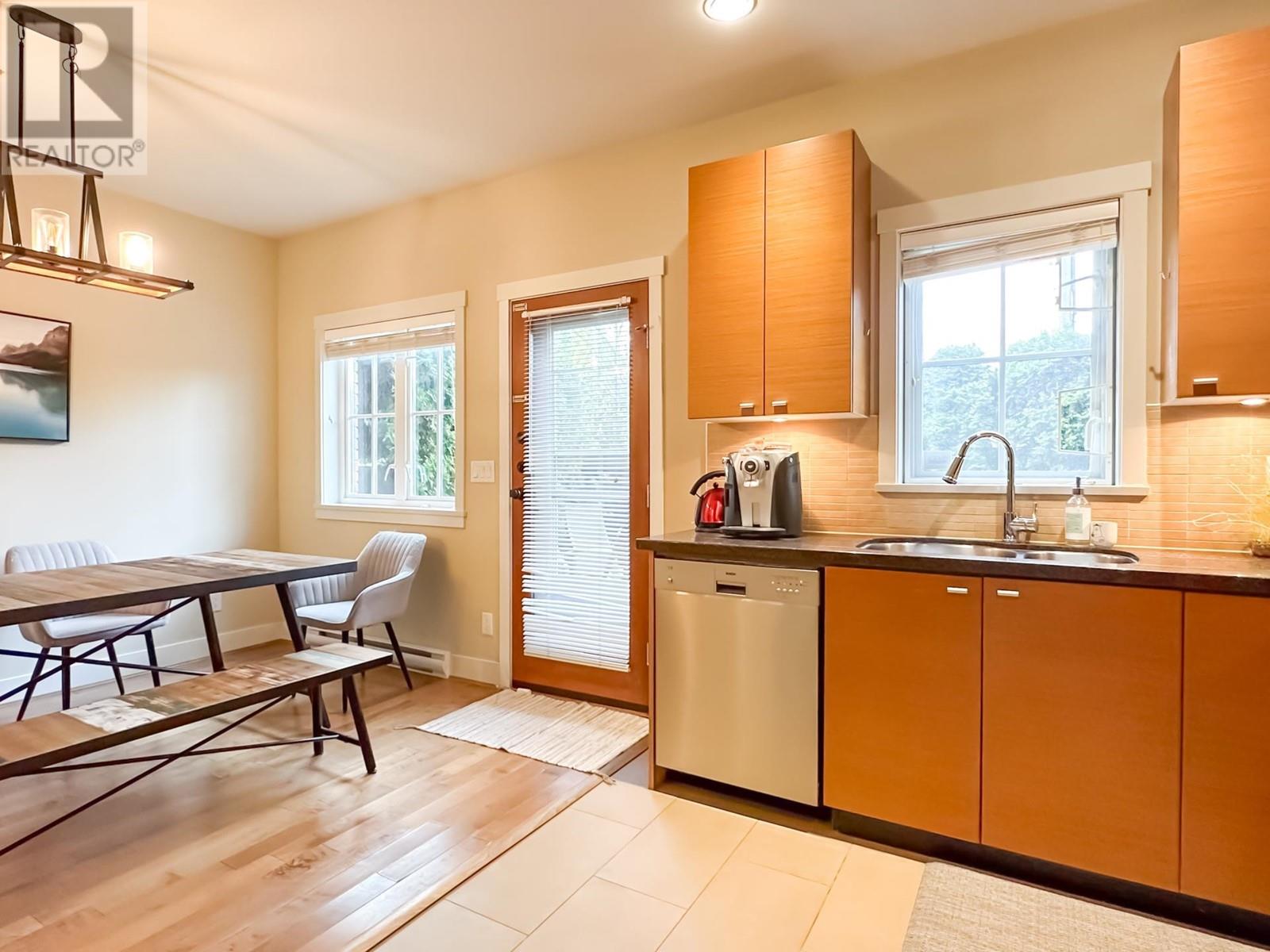 Listing Picture 14 of 34 : 6129 OAK STREET, Vancouver / 溫哥華 - 魯藝地產 Yvonne Lu Group - MLS Medallion Club Member