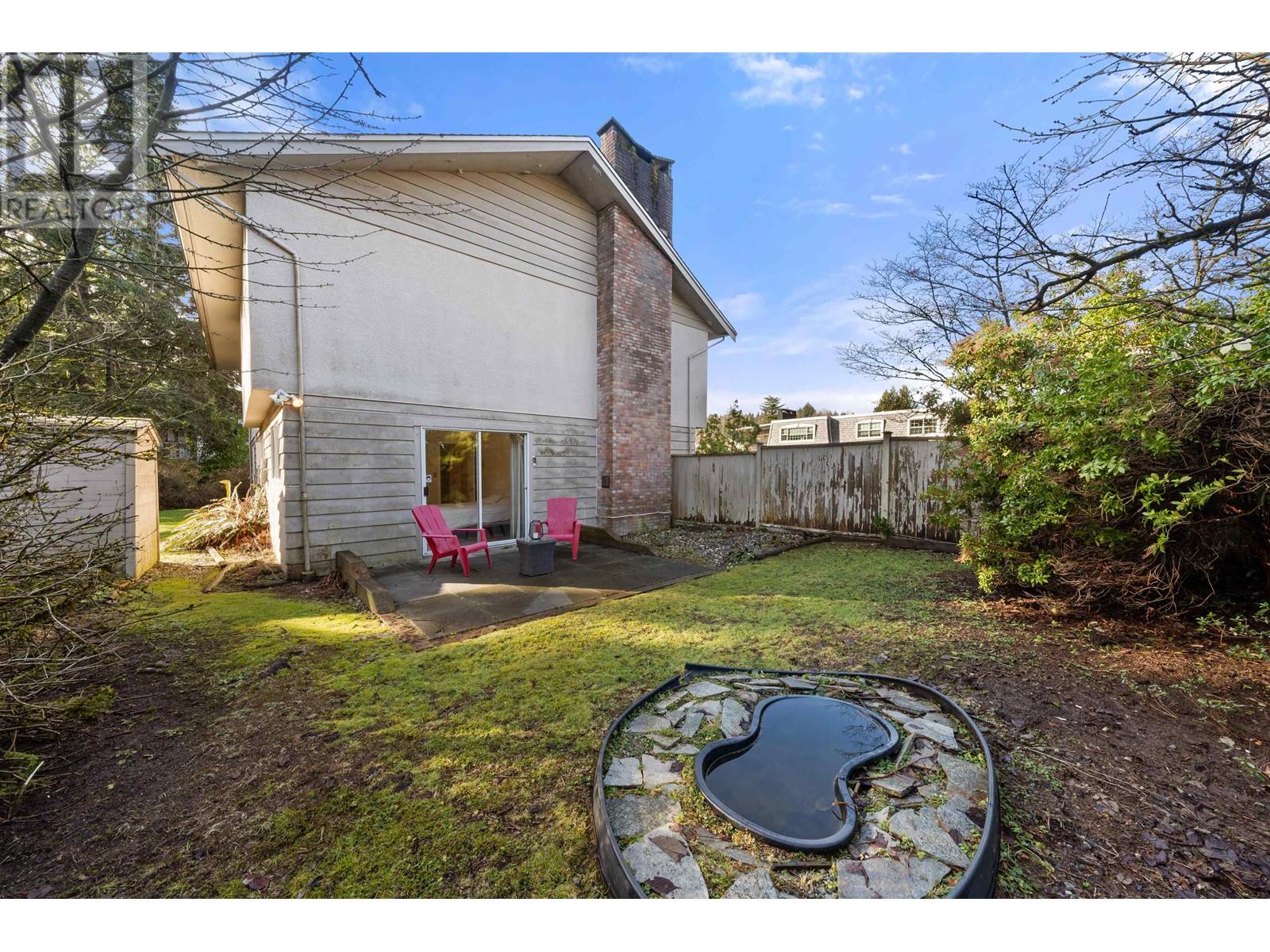 783 Vinedale Road, North Vancouver, British Columbia  V7K 1A1 - Photo 5 - R2971664