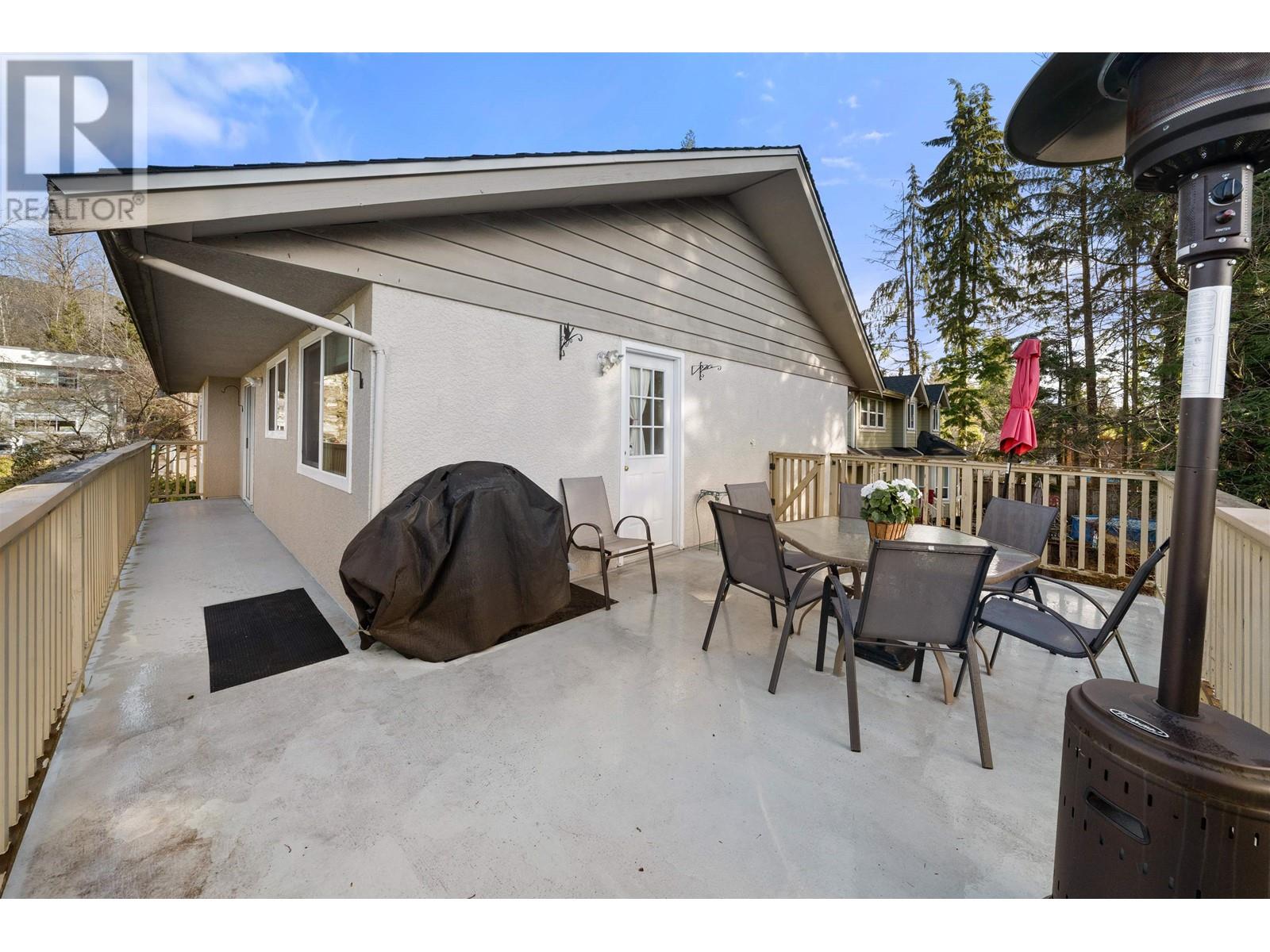 783 Vinedale Road, North Vancouver, British Columbia  V7K 1A1 - Photo 7 - R2971664