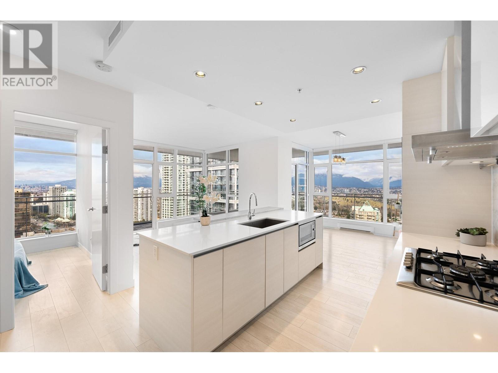 2908 4670 Assembly Way, Burnaby, British Columbia  V5H 0H3 - Photo 2 - R2968923