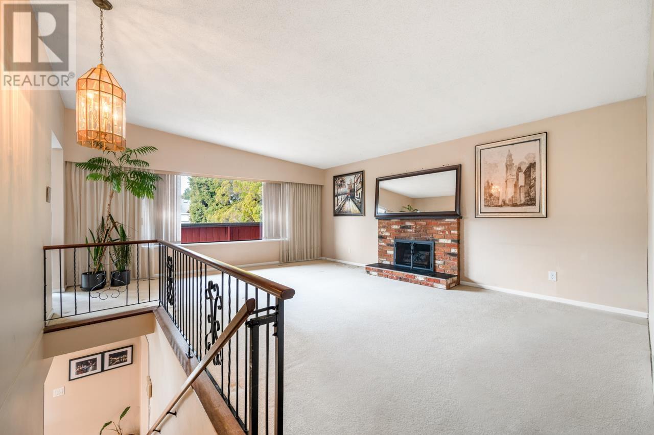 Property at 6680 COLTSFOOT DRIVE image 5