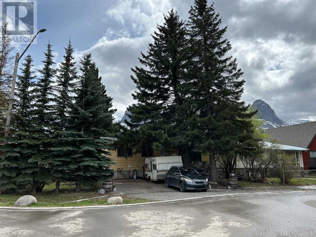 117 15 Street, Canmore, Alberta  t1w 1m1 - Photo 2 - A2193389