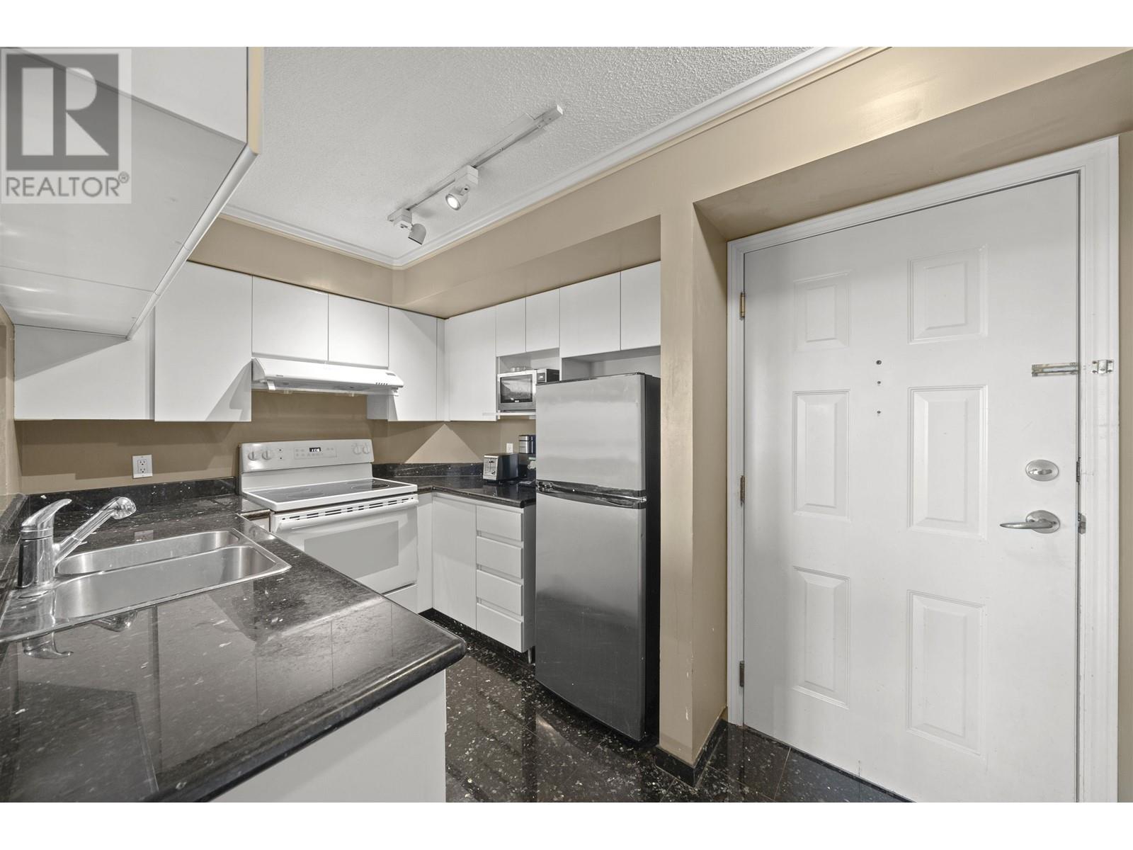 Listing Picture 7 of 24 : 1109 3455 ASCOT PLACE, Vancouver / 溫哥華 - 魯藝地產 Yvonne Lu Group - MLS Medallion Club Member