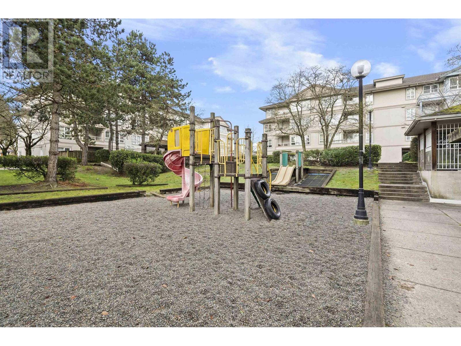 Listing Picture 20 of 24 : 1109 3455 ASCOT PLACE, Vancouver / 溫哥華 - 魯藝地產 Yvonne Lu Group - MLS Medallion Club Member