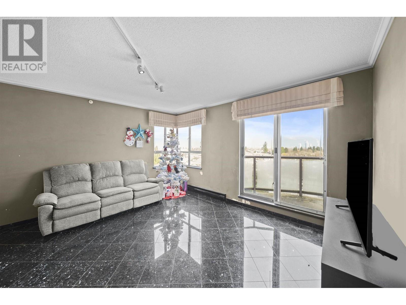 Listing Picture 3 of 24 : 1109 3455 ASCOT PLACE, Vancouver / 溫哥華 - 魯藝地產 Yvonne Lu Group - MLS Medallion Club Member