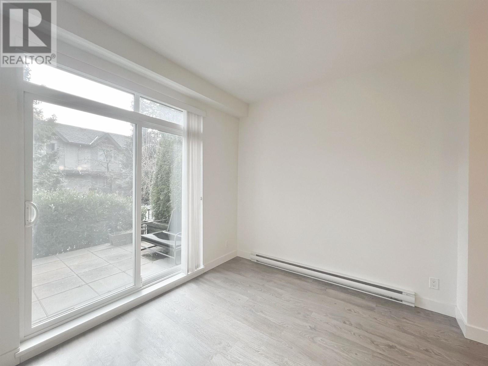 Listing Picture 7 of 19 : 116 7250 18TH AVENUE, Burnaby / 本拿比 - 魯藝地產 Yvonne Lu Group - MLS Medallion Club Member