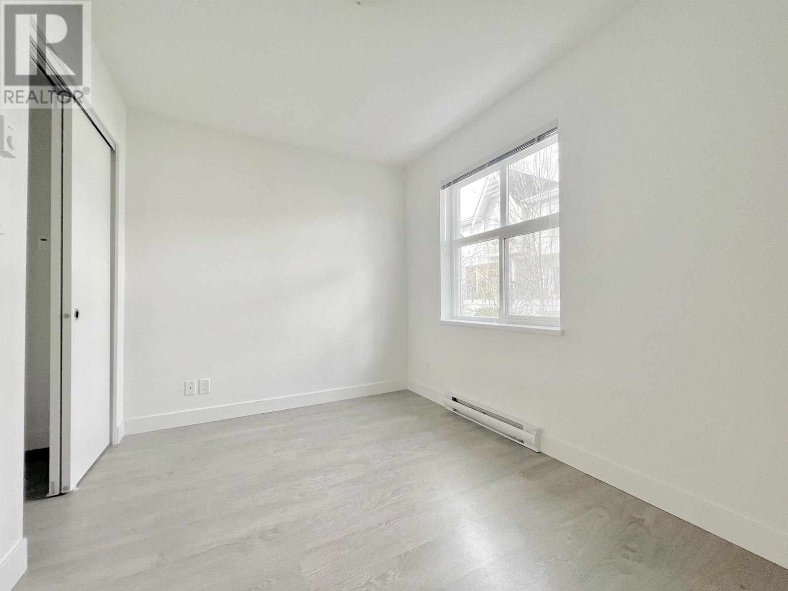 Listing Picture 14 of 19 : 116 7250 18TH AVENUE, Burnaby / 本拿比 - 魯藝地產 Yvonne Lu Group - MLS Medallion Club Member