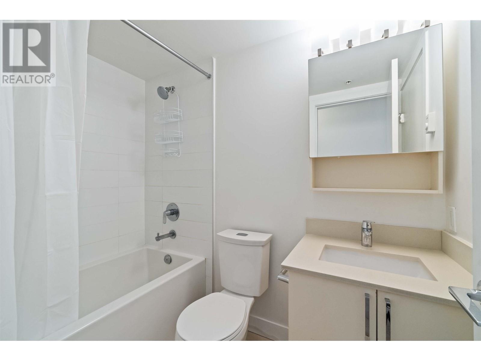 Listing Picture 16 of 19 : 116 7250 18TH AVENUE, Burnaby / 本拿比 - 魯藝地產 Yvonne Lu Group - MLS Medallion Club Member