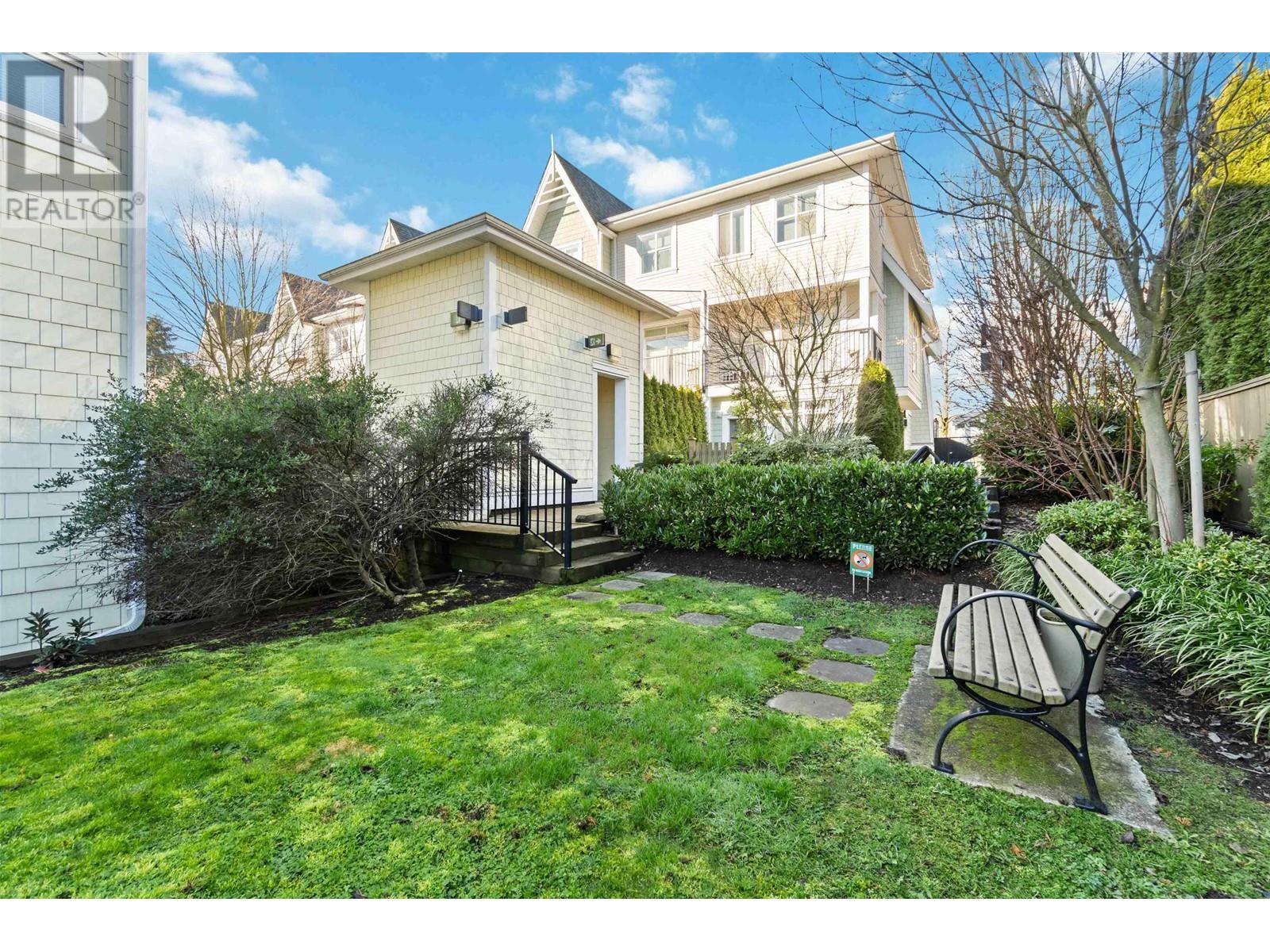 Listing Picture 19 of 19 : 116 7250 18TH AVENUE, Burnaby / 本拿比 - 魯藝地產 Yvonne Lu Group - MLS Medallion Club Member