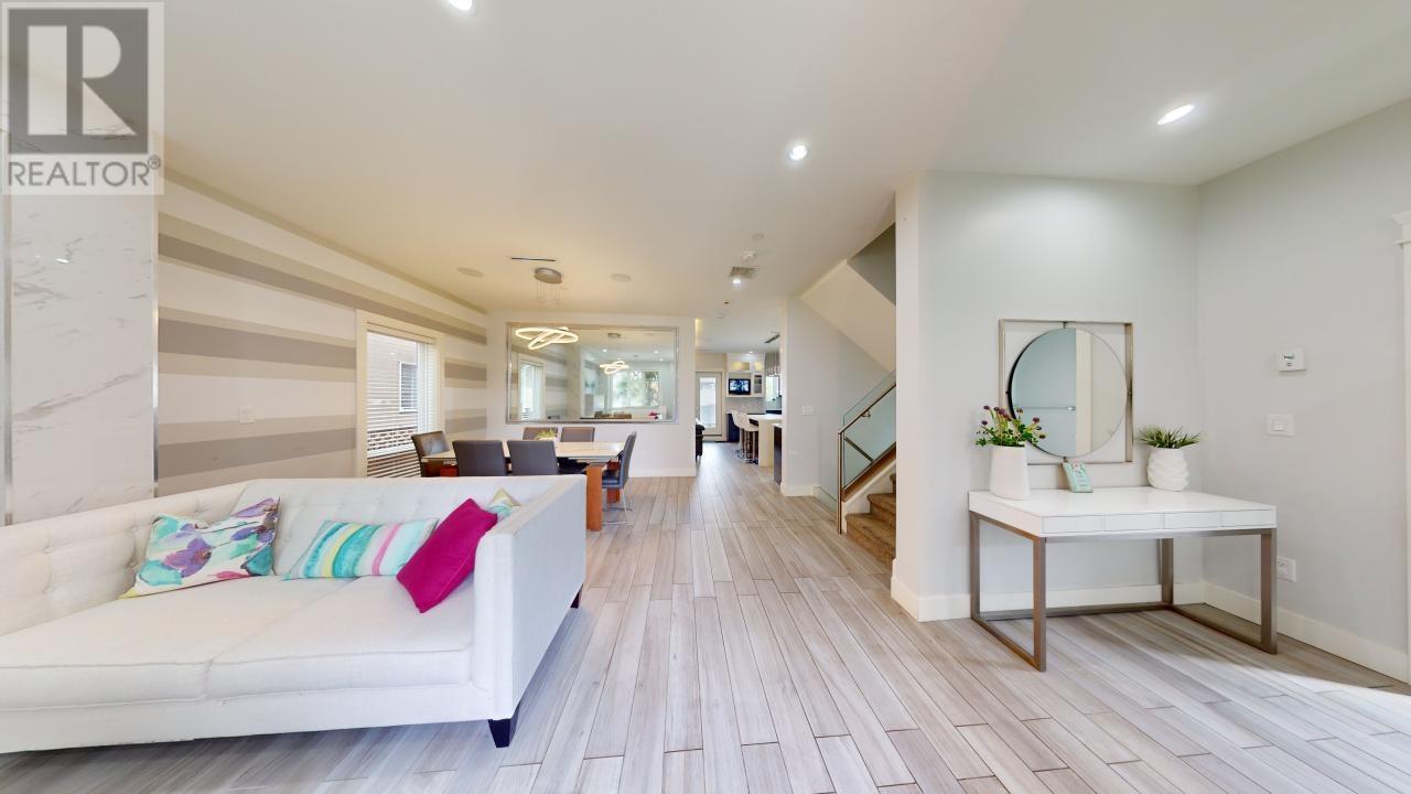 Listing Picture 11 of 39 : 3317 E 3RD AVENUE, Vancouver / 溫哥華 - 魯藝地產 Yvonne Lu Group - MLS Medallion Club Member