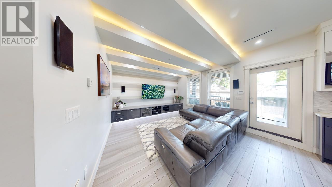 Listing Picture 14 of 39 : 3317 E 3RD AVENUE, Vancouver / 溫哥華 - 魯藝地產 Yvonne Lu Group - MLS Medallion Club Member