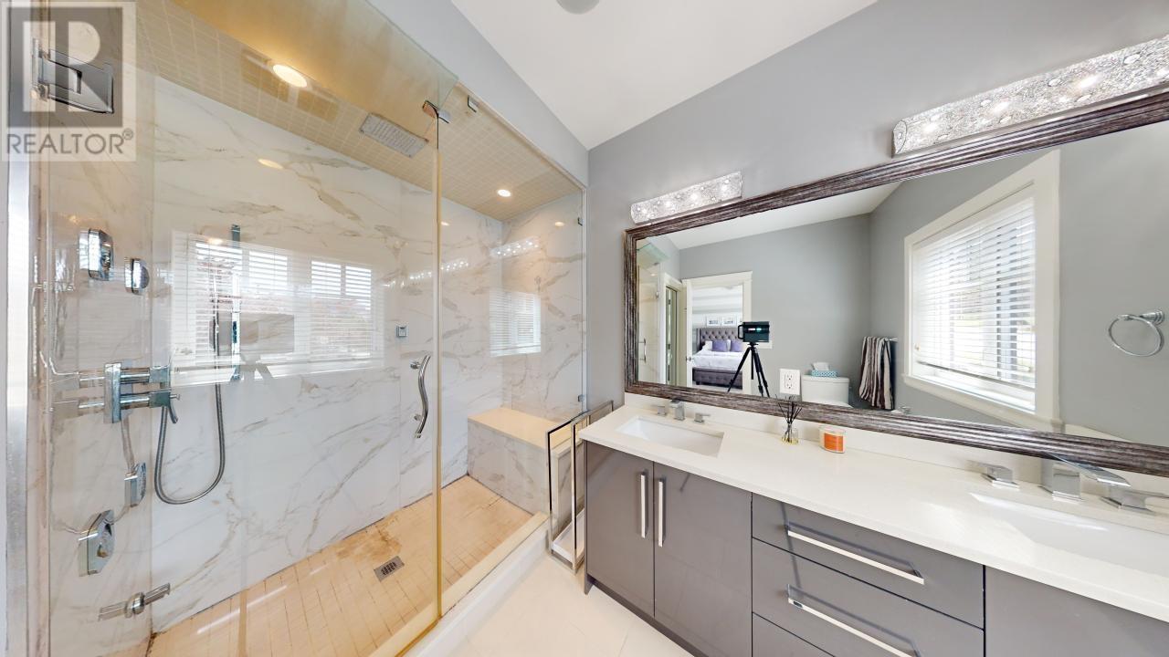 Listing Picture 22 of 39 : 3317 E 3RD AVENUE, Vancouver / 溫哥華 - 魯藝地產 Yvonne Lu Group - MLS Medallion Club Member