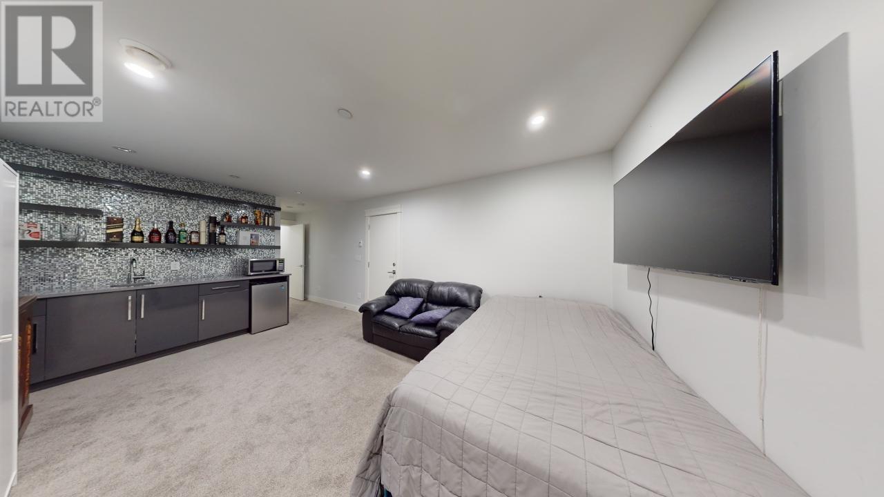 Listing Picture 35 of 39 : 3317 E 3RD AVENUE, Vancouver / 溫哥華 - 魯藝地產 Yvonne Lu Group - MLS Medallion Club Member