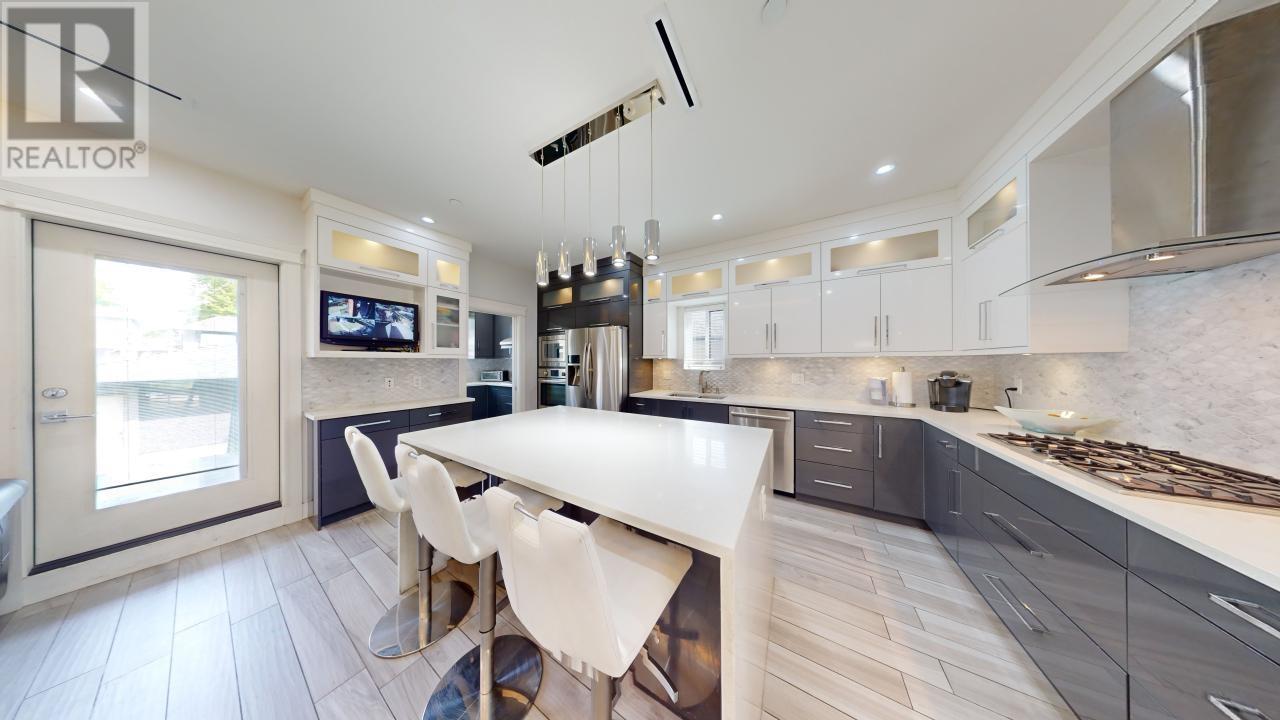 Listing Picture 15 of 39 : 3317 E 3RD AVENUE, Vancouver / 溫哥華 - 魯藝地產 Yvonne Lu Group - MLS Medallion Club Member