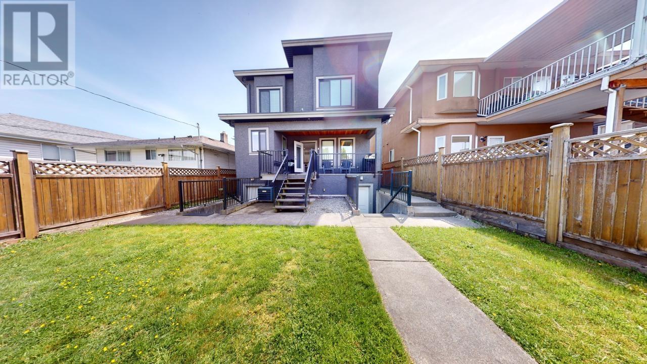 Listing Picture 8 of 39 : 3317 E 3RD AVENUE, Vancouver / 溫哥華 - 魯藝地產 Yvonne Lu Group - MLS Medallion Club Member