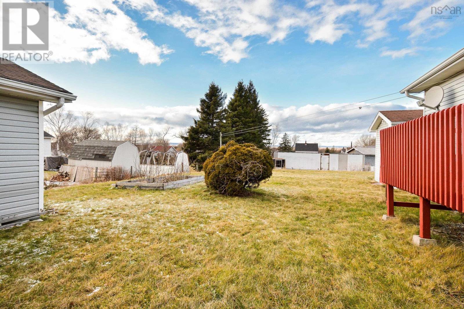 104 Butts Street, Sydney Mines, Nova Scotia  B1V 1N5 - Photo 28 - 202500277