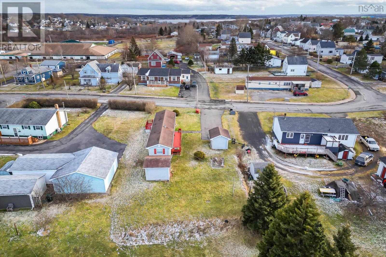 104 Butts Street, Sydney Mines, Nova Scotia  B1V 1N5 - Photo 38 - 202500277