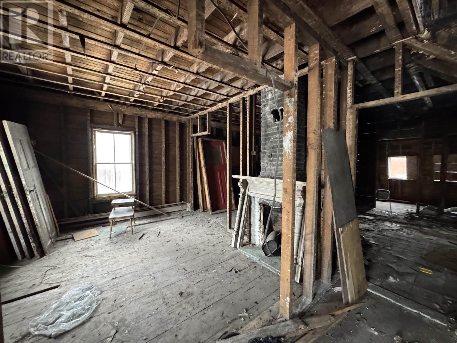 17 Thompson Avenue, North Sydney, Nova Scotia  B2A 1X7 - Photo 2 - 202503765