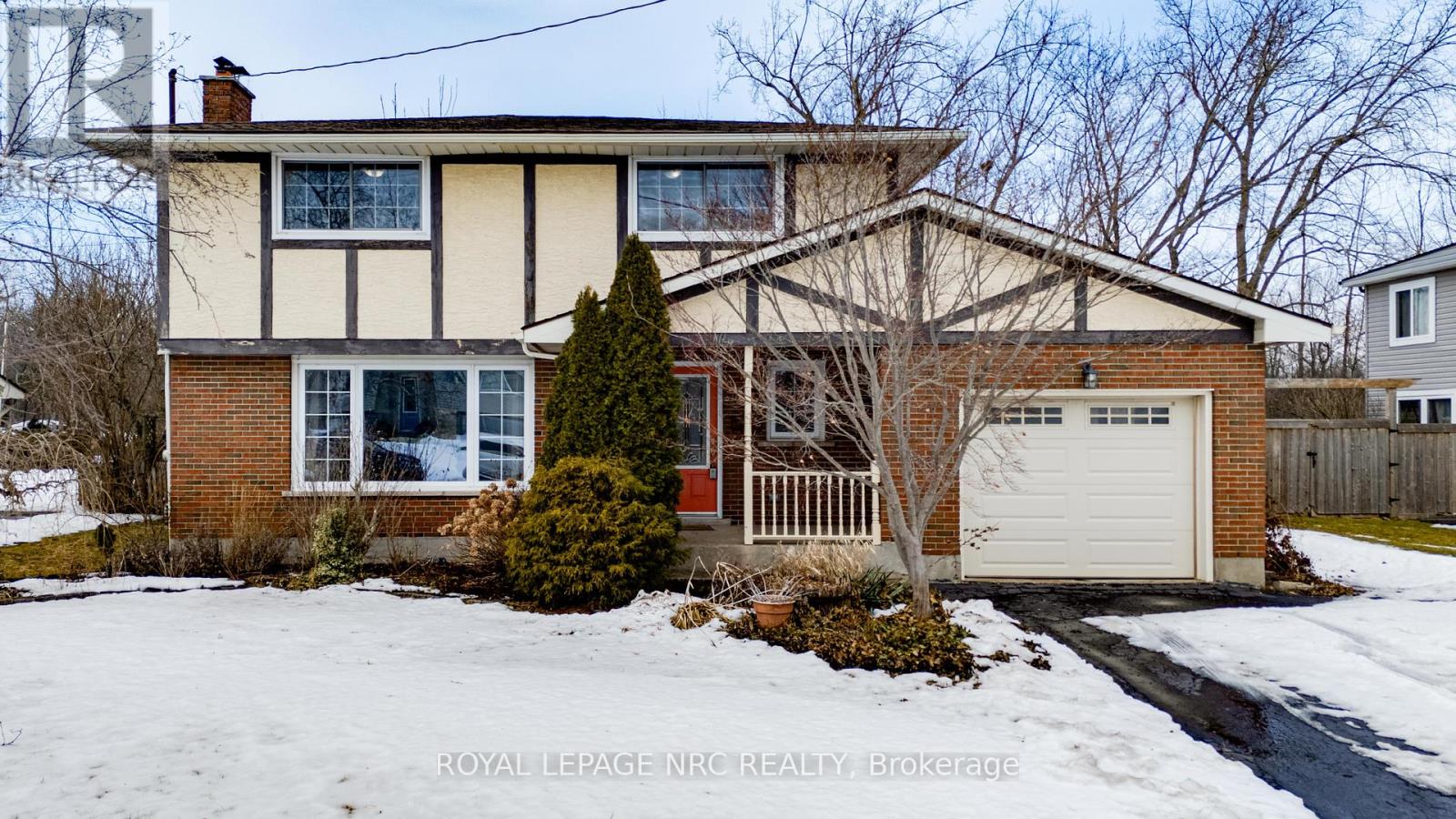 Property at 40 LINDBERGH DRIVE image 1