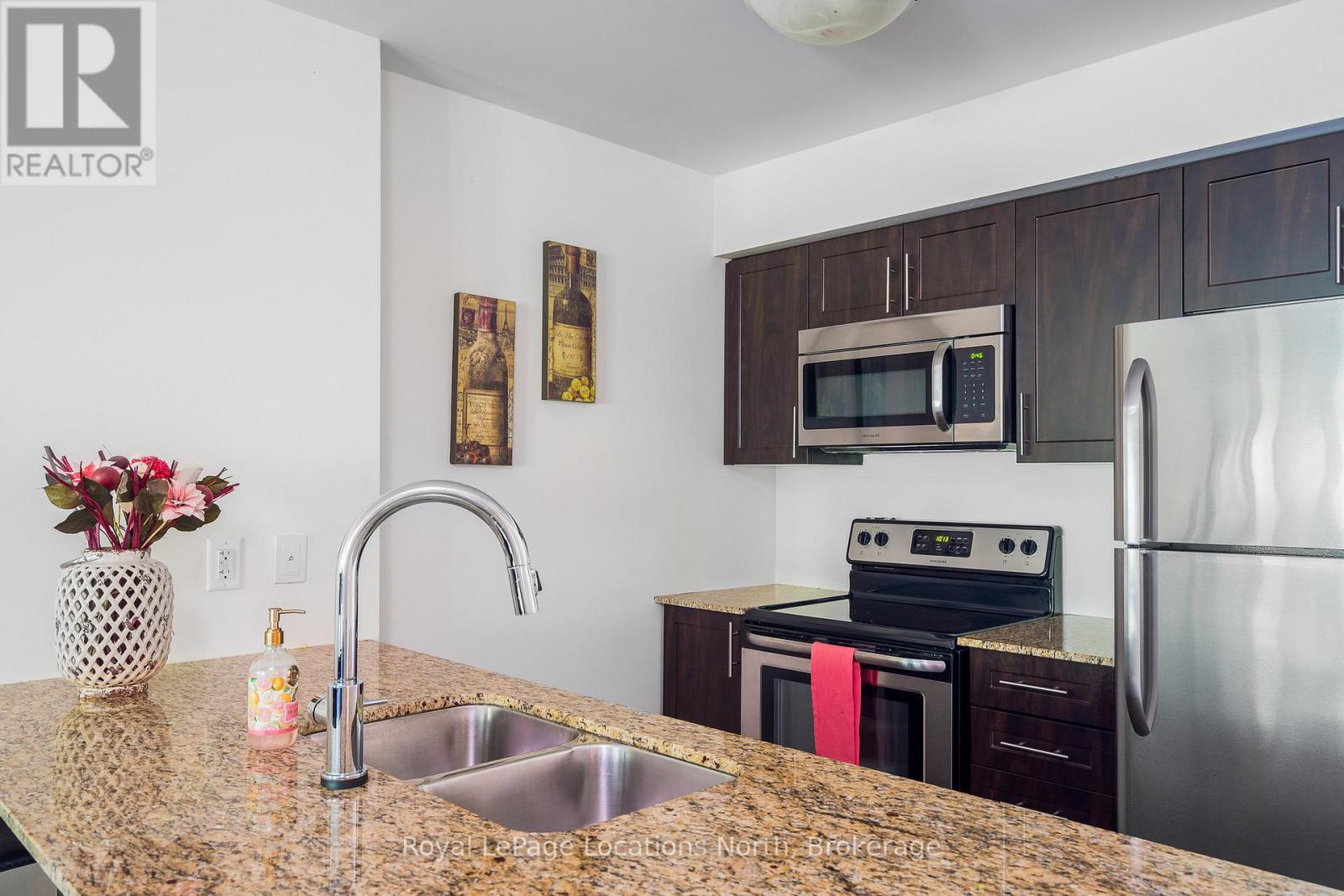 202 - 4 Brandy Lane Drive, Collingwood, Ontario  L9Y 0X4 - Photo 11 - S11992697