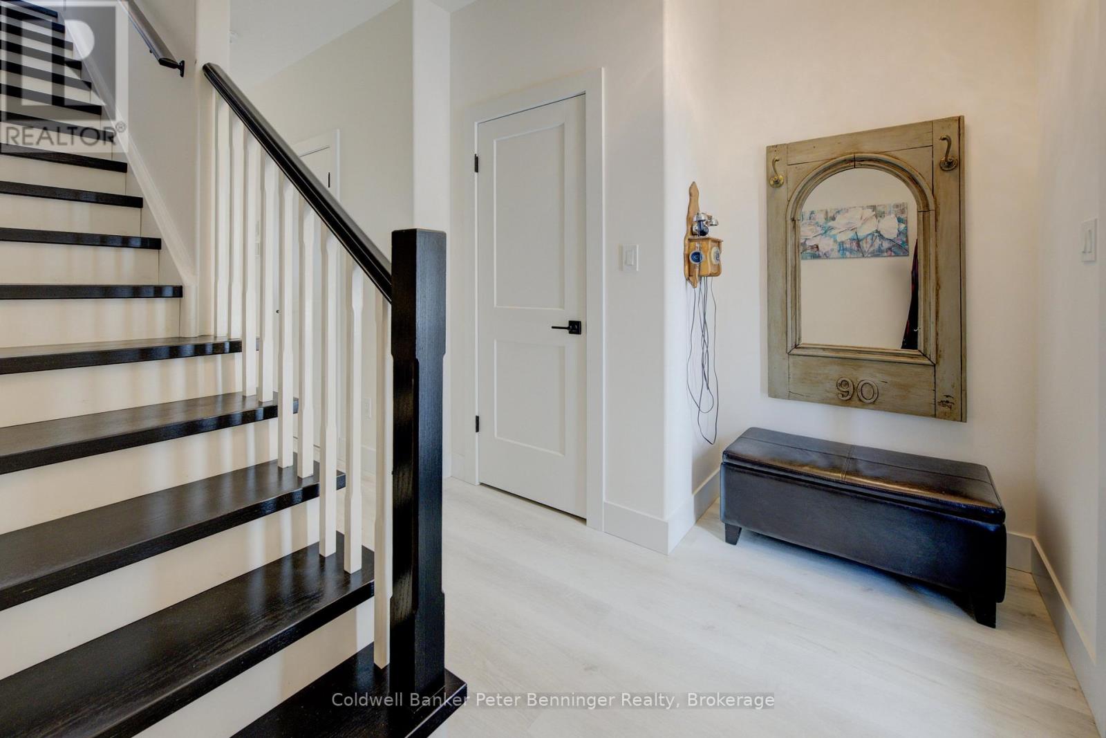 Property at 41 QUEENSWAY DRIVE image 4
