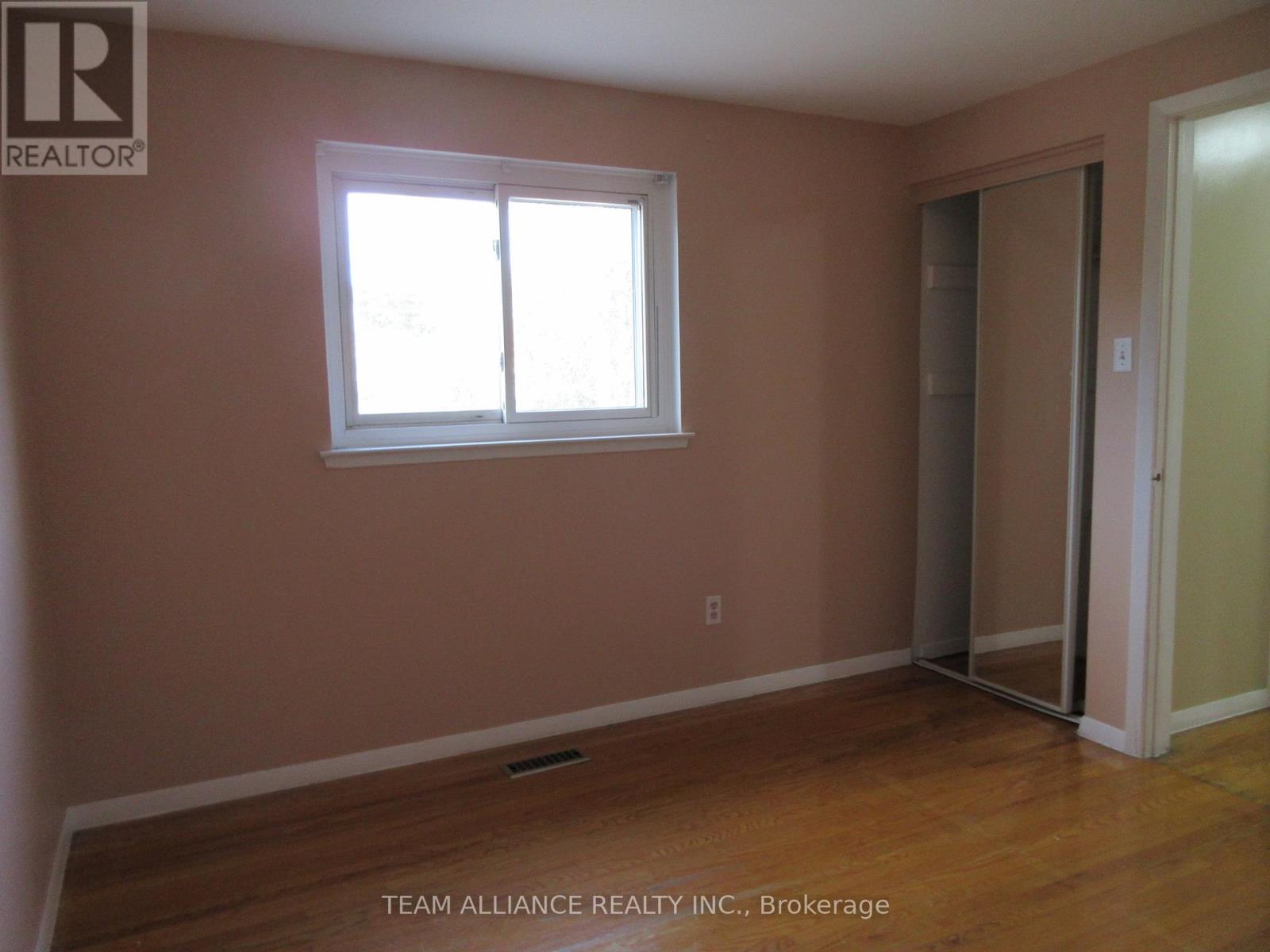 2290 Delkus Crescent, Mississauga, Ontario  L5A 1K7 - Photo 24 - W11992711