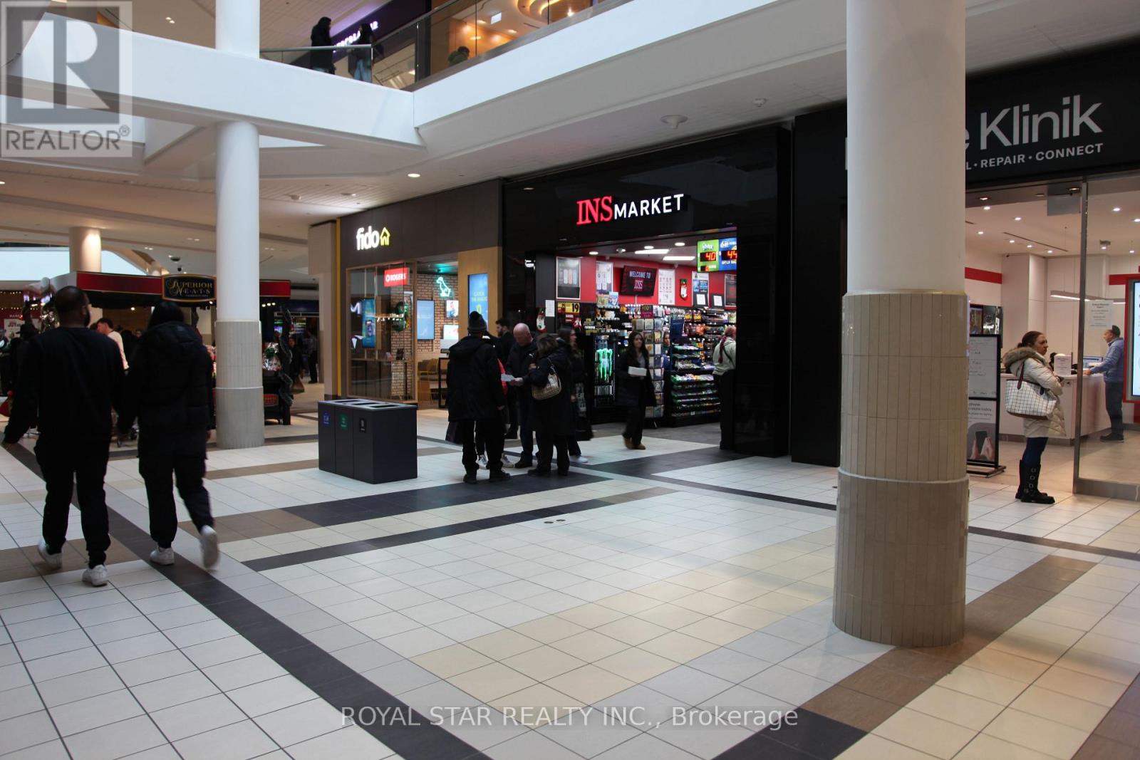 17600 Yonge Street, Newmarket (Woodland Hill), Ontario  L3Y 4Z1 - Photo 2 - N11992352