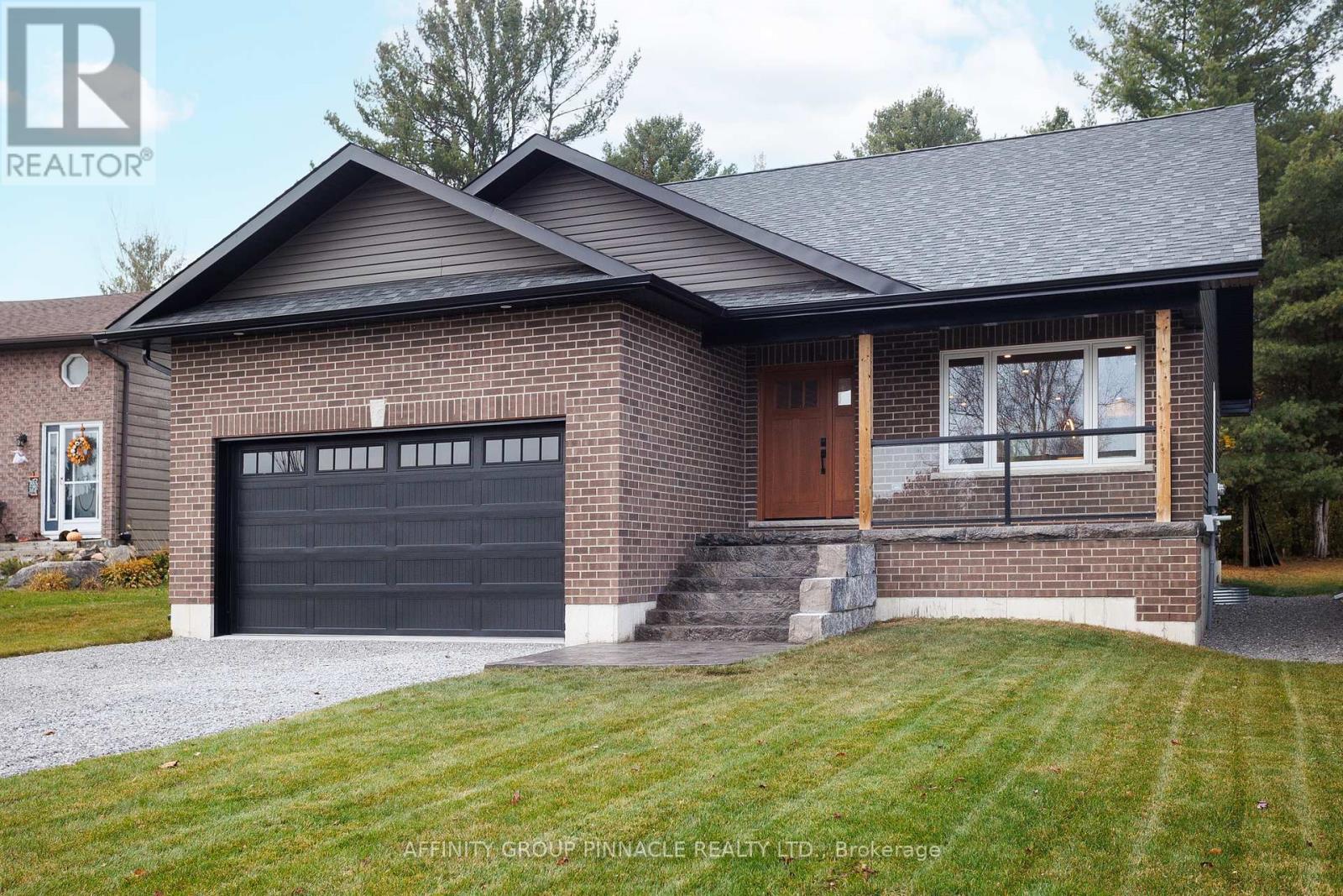 43 Birch Crescent, Kawartha Lakes (Bobcaygeon), Ontario  K0M 1A0 - Photo 2 - X11992824