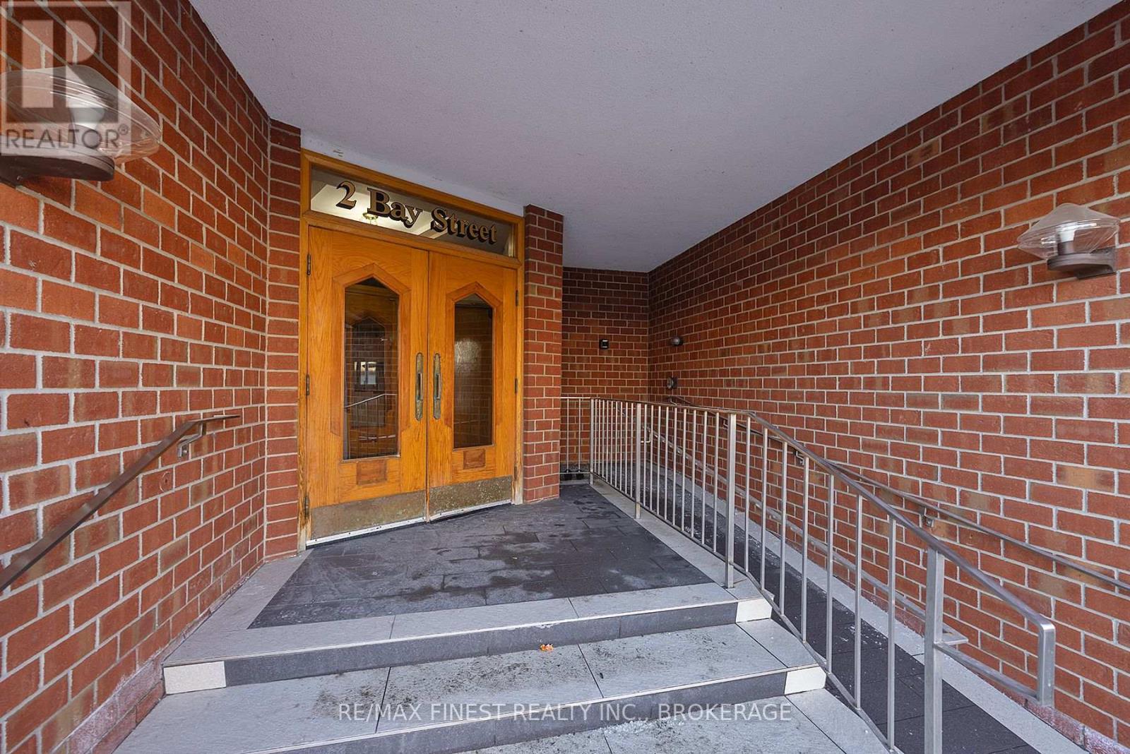 605 - 2 Bay Street, Kingston, Ontario  K7K 6T7 - Photo 2 - X11992823